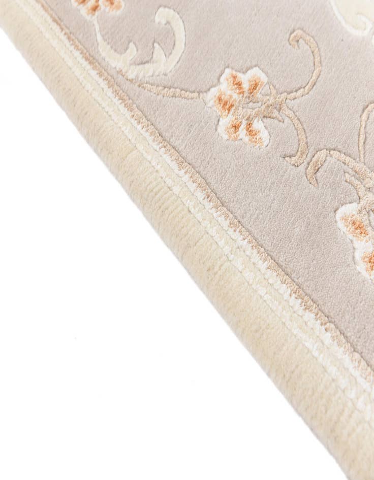 Detail image of 4' 11 x 6' 10  Hand Knotted Darya Wool Rug