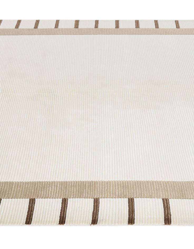 Detail image of 4' 11 x 6' 11  Hand Knotted Darya Wool Rug