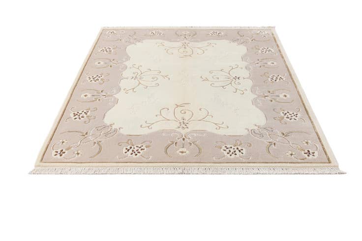 Detail image of 5' 1 x 6' 5 Hand Knotted Darya Wool Rug