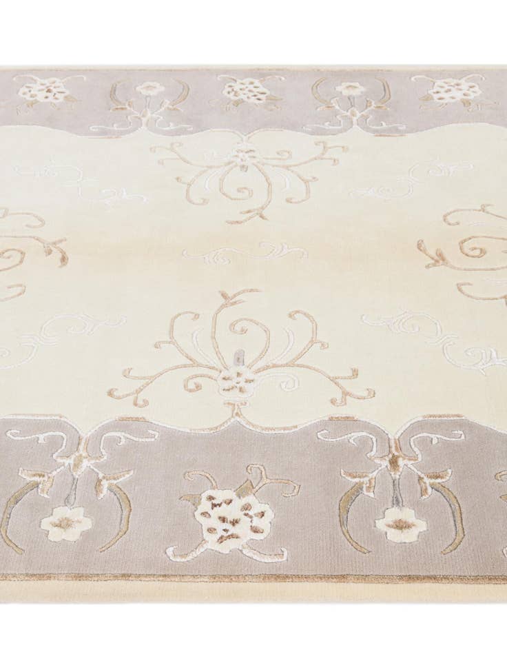 Detail image of 4' 11 x 6' 6  Hand Knotted Darya Wool Rug