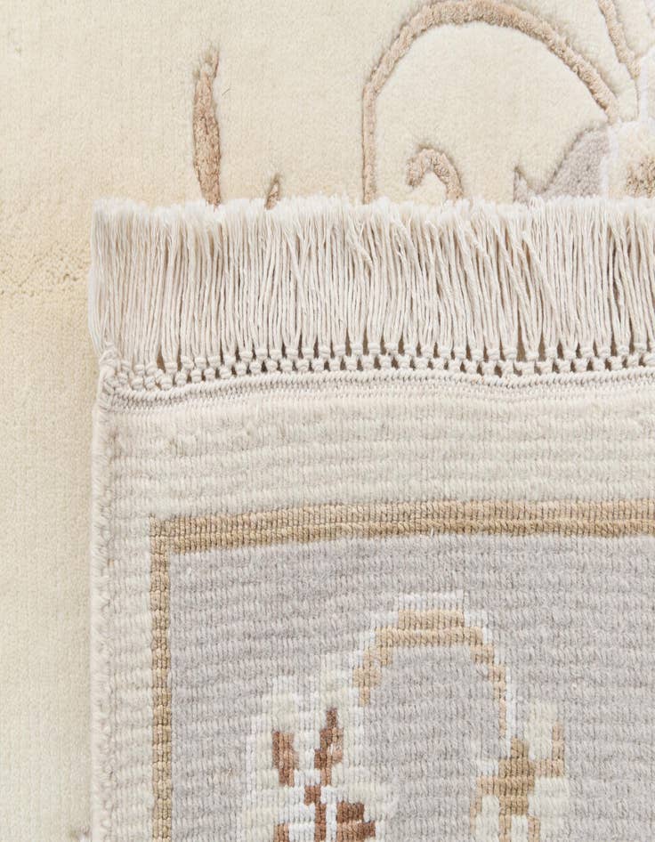 Detail image of 4' 11 x 6' 6  Hand Knotted Darya Wool Rug