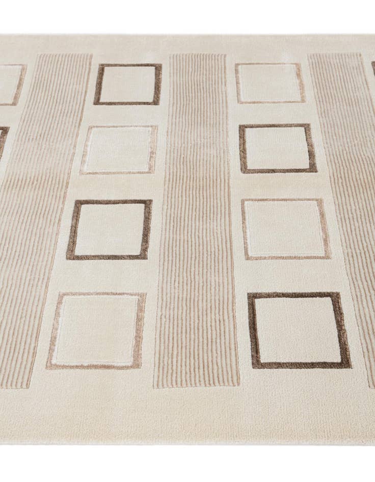 Detail image of 4' 10 x 6' 9  Hand Knotted Darya Wool Rug