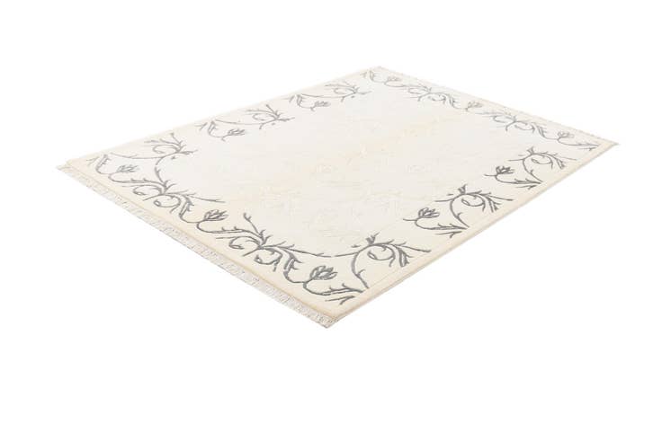 Detail image of 4' 9 x 6' 8 Hand Knotted Darya Wool Rug