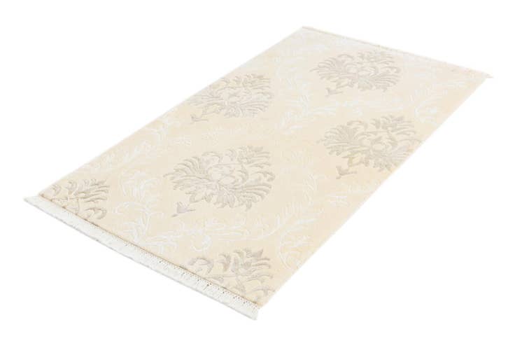 Detail image of 2' 7 x 4' 8 Hand Knotted Darya Wool Rug