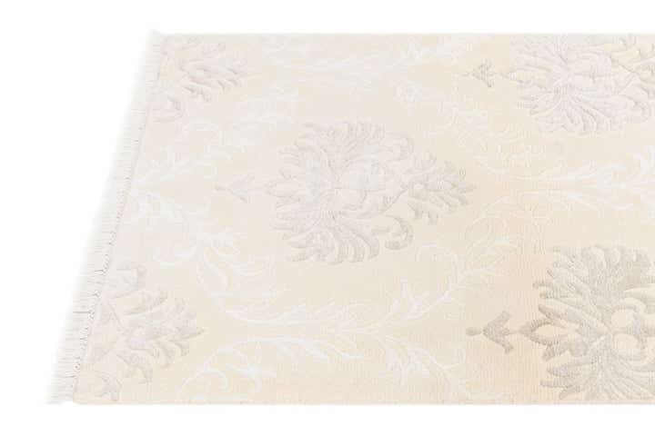 2' 7 x 4' 8 Hand Knotted Darya Wool Rug