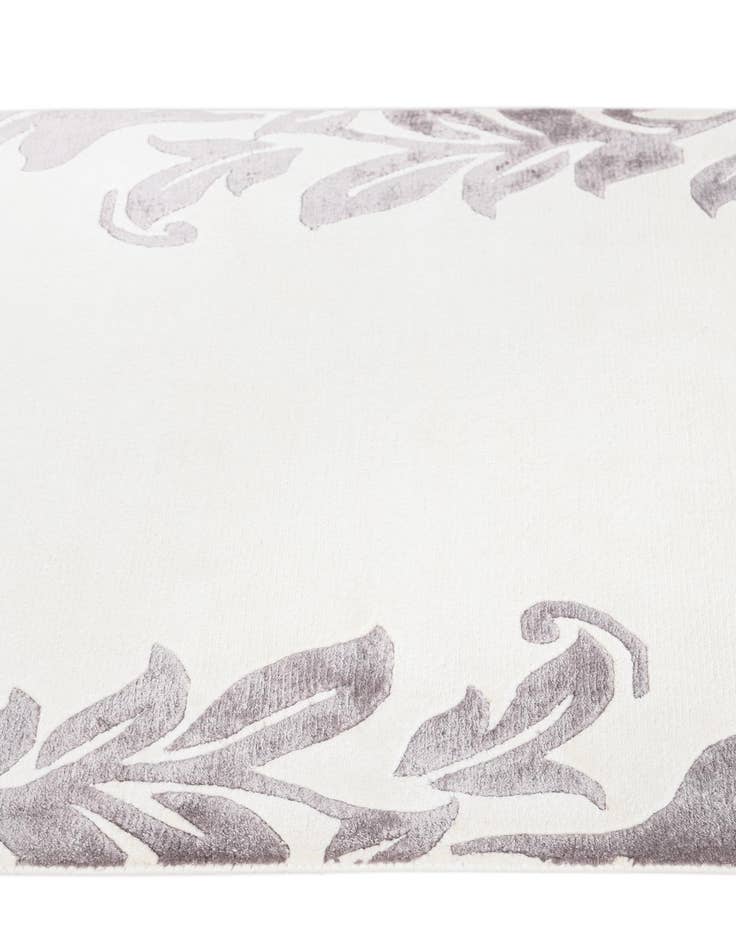 Detail image of 2' 8 x 5' 1  Hand Knotted Darya Wool Rug