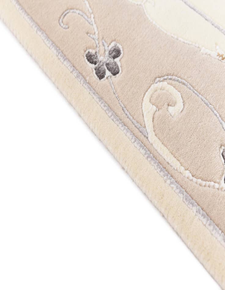 Detail image of 3' x 5' 1  Hand Knotted Darya Wool Rug