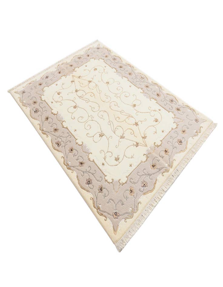 Detail image of 5' 1 x 6' 6  Hand Knotted Darya Wool Rug