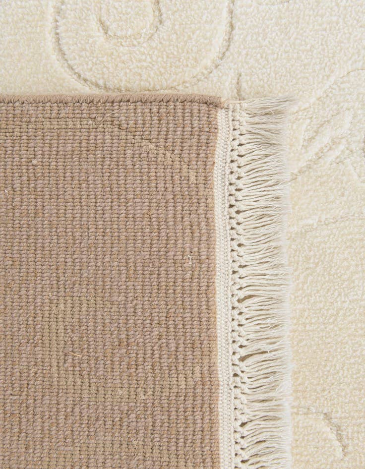 Detail image of 4' 7 x 6' 9  Hand Knotted Darya Wool Rug