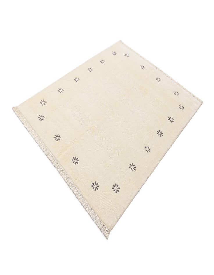 Detail image of 5' 1 x 6' 6  Hand Knotted Darya Wool Rug