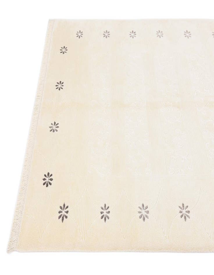 Detail image of 5' 1 x 6' 6  Hand Knotted Darya Wool Rug