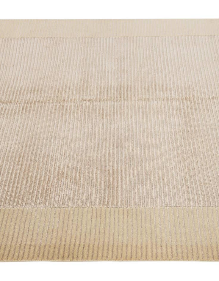 Detail image of 4' 10 x 6' 9  Hand Knotted Darya Wool Rug