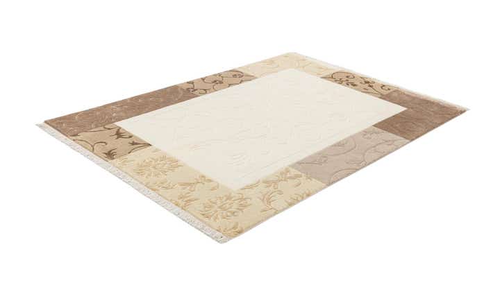 4' 7 x 6' 8 Hand Knotted Darya Wool Rug