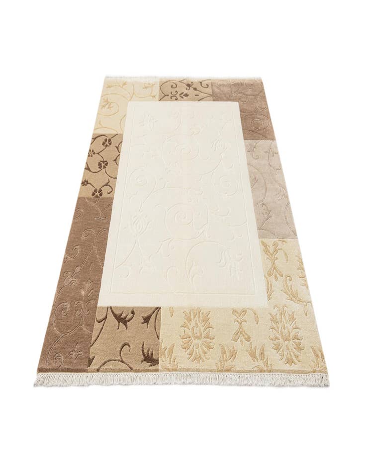 Detail image of 4' 7 x 6' 8 Hand Knotted Darya Wool Rug