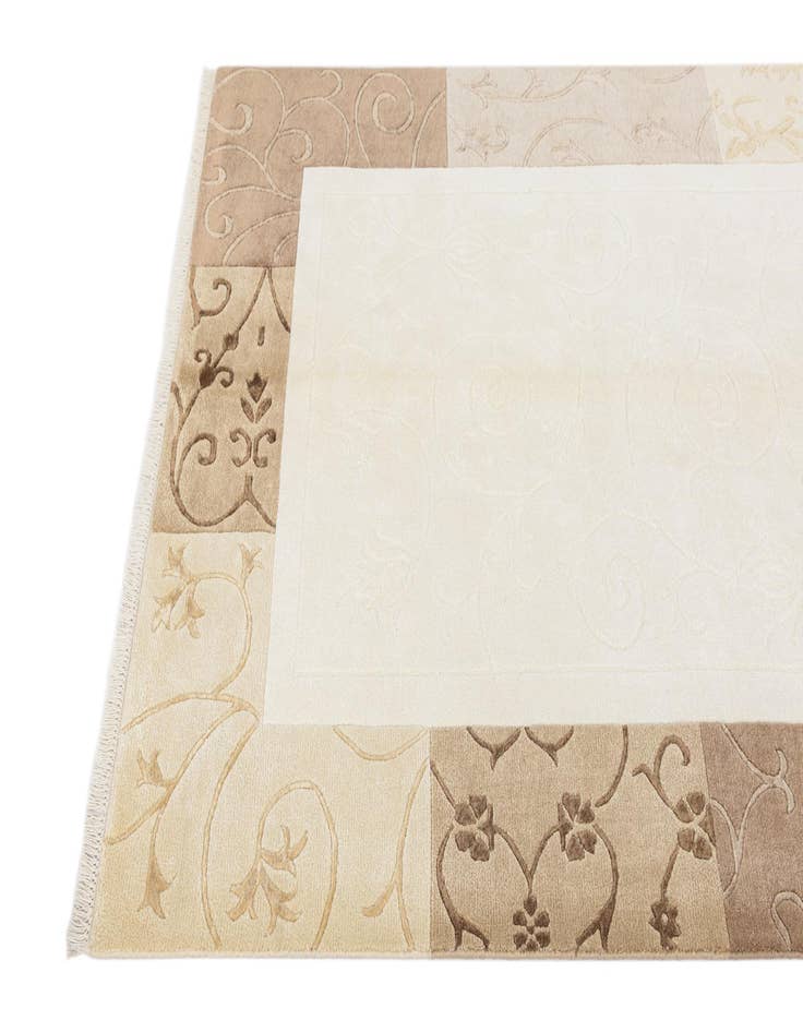 Detail image of 4' 7 x 6' 8  Hand Knotted Darya Wool Rug