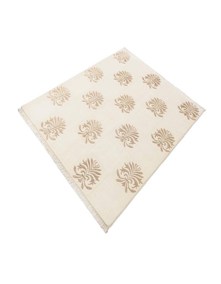 Detail image of 4' 11 x 6' 8  Hand Knotted Darya Wool Rug