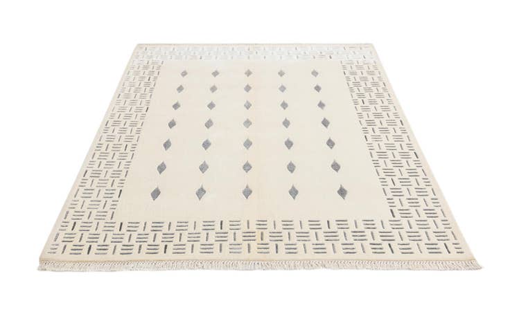 Detail image of 4' 11 x 6' 8 Hand Knotted Darya Wool Rug