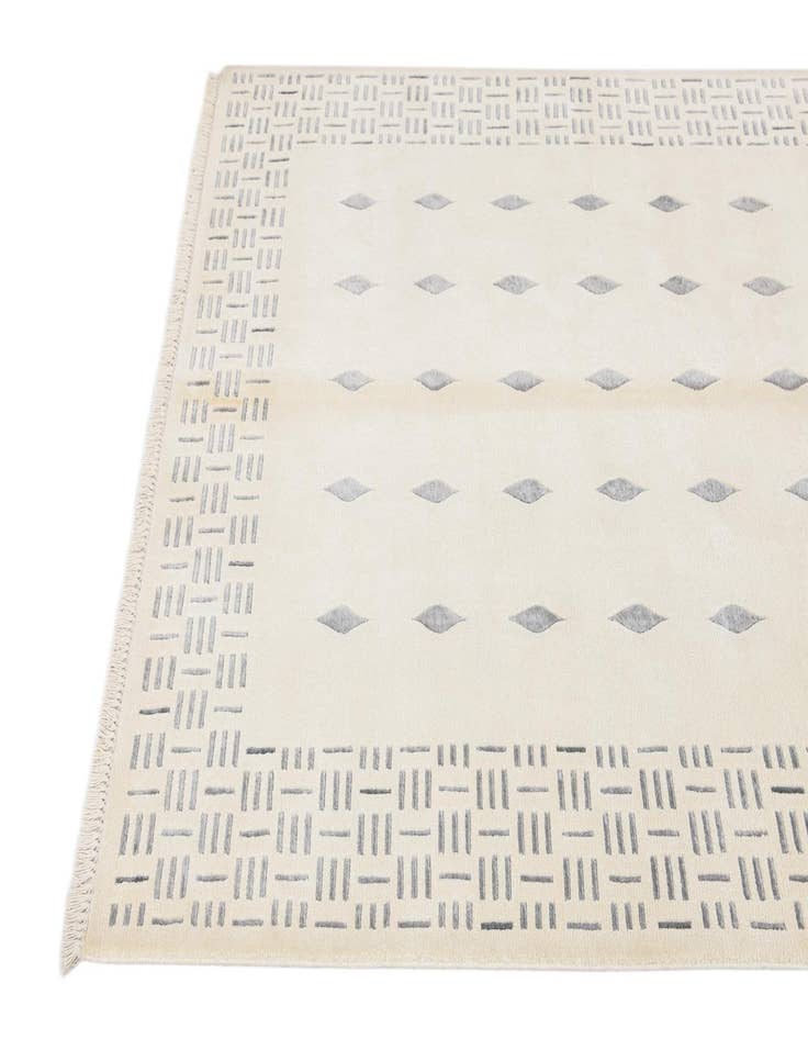 Detail image of 4' 11 x 6' 8  Hand Knotted Darya Wool Rug