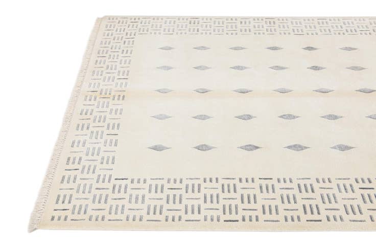 Detail image of 4' 11 x 6' 8 Hand Knotted Darya Wool Rug