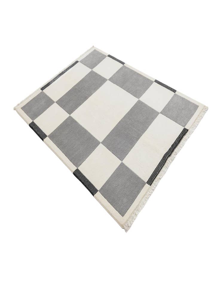 Detail image of 4' 11 x 6' 8  Hand Knotted Darya Wool Rug