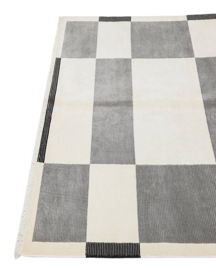 Detail image of 4' 11 x 6' 8  Hand Knotted Darya Wool Rug