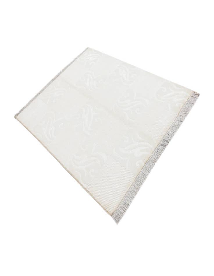 Detail image of 4' 9 x 6' 9 Hand Knotted Darya Wool Rug