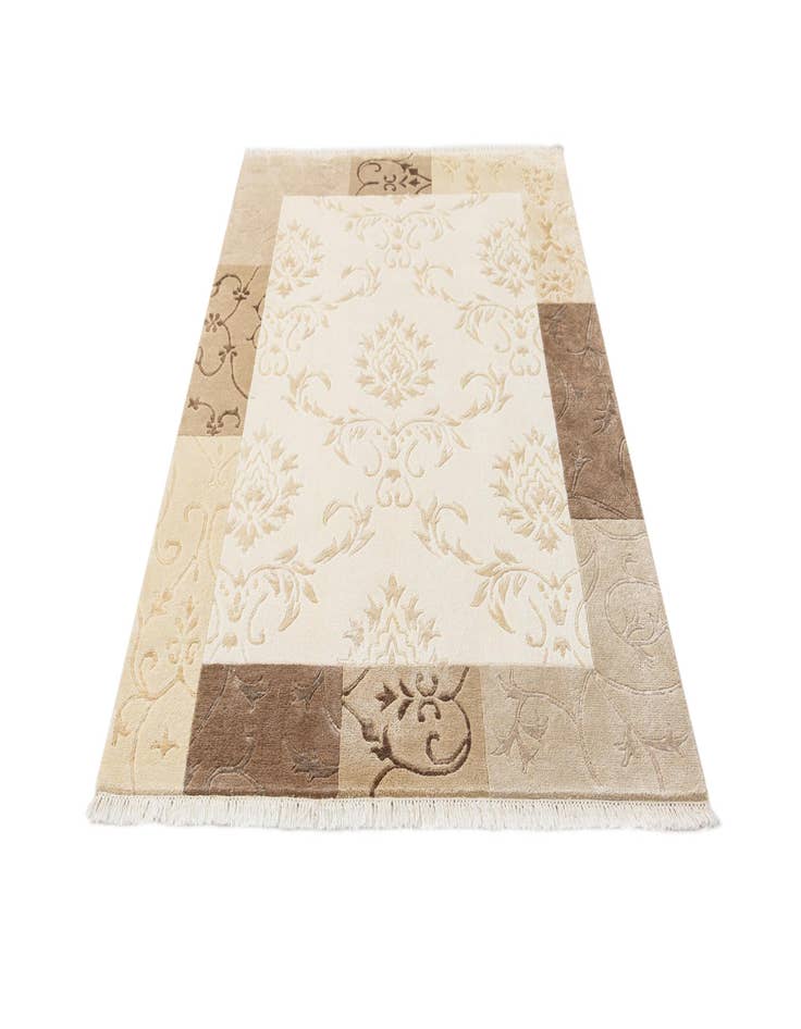 Detail image of 4' 7 x 6' 9 Hand Knotted Darya Wool Rug