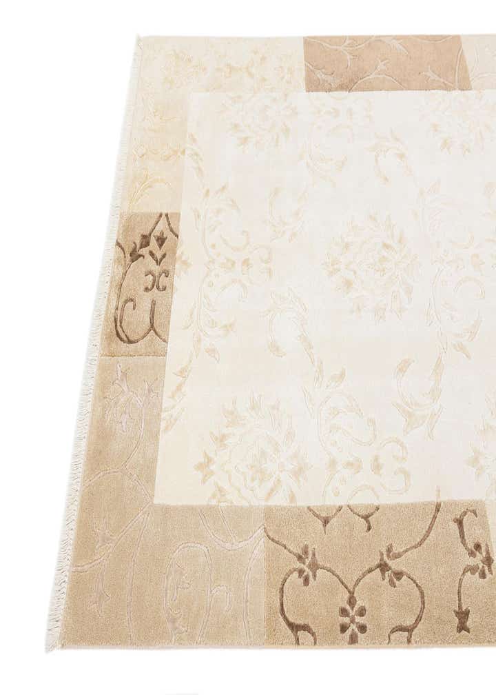 4' 7 x 6' 9 Hand Knotted Darya Wool Rug