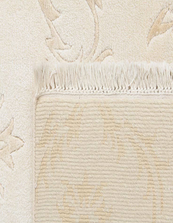 Detail image of 4' 7 x 6' 9  Hand Knotted Darya Wool Rug