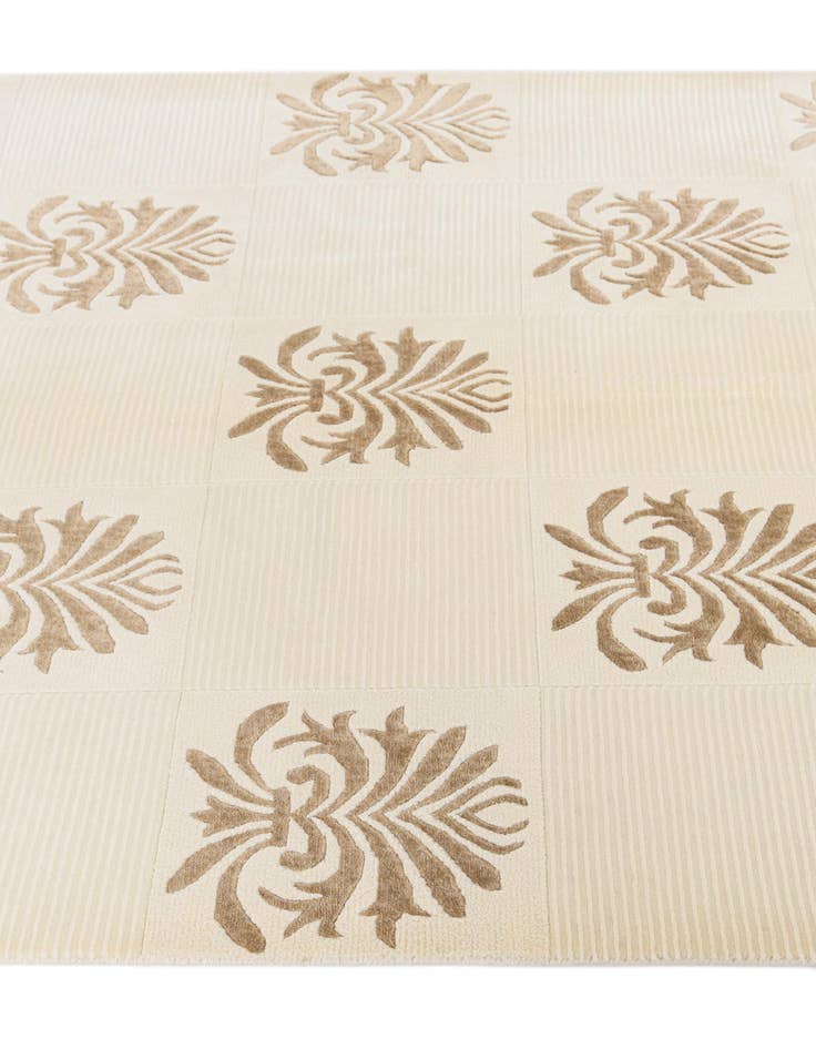 Detail image of 4' 11 x 6' 9  Hand Knotted Darya Wool Rug