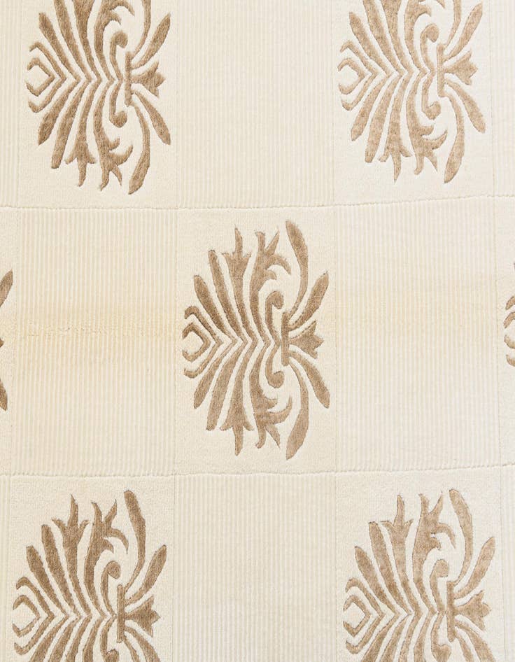 Detail image of 4' 11 x 6' 9  Hand Knotted Darya Wool Rug