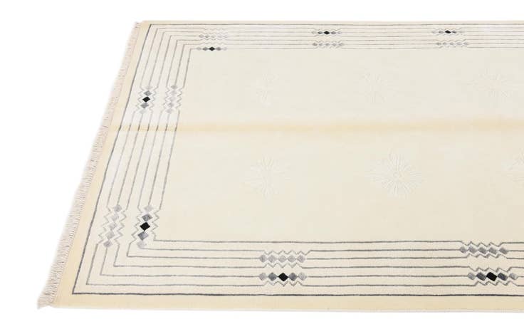 Detail image of 4' 8 x 6' 9 Hand Knotted Darya Wool Rug