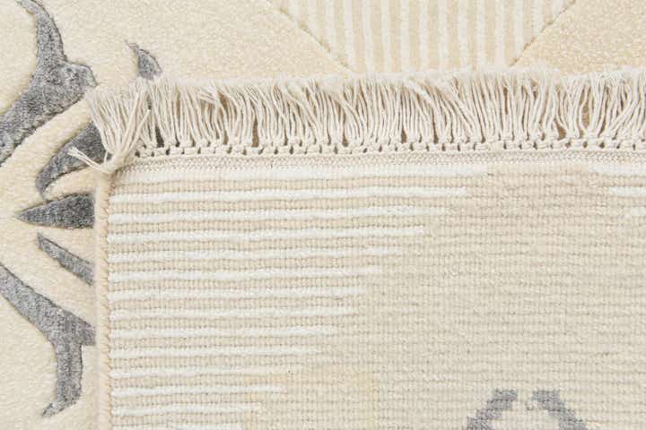 4' 7 x 6' 9 Hand Knotted Darya Wool Rug