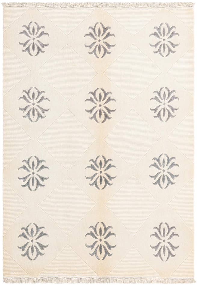 Detail image of 4' 7 x 6' 9 Hand Knotted Darya Wool Rug