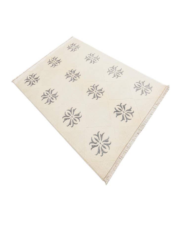 Detail image of 4' 7 x 6' 9  Hand Knotted Darya Wool Rug