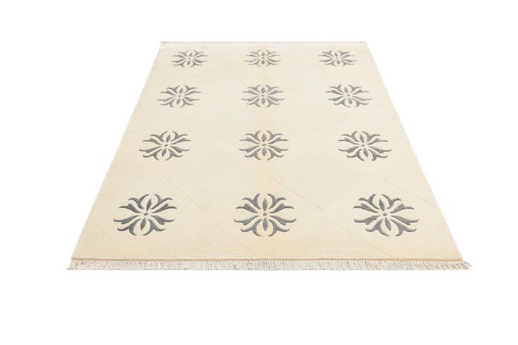 Detail image of 4' 7 x 6' 9 Hand Knotted Darya Wool Rug