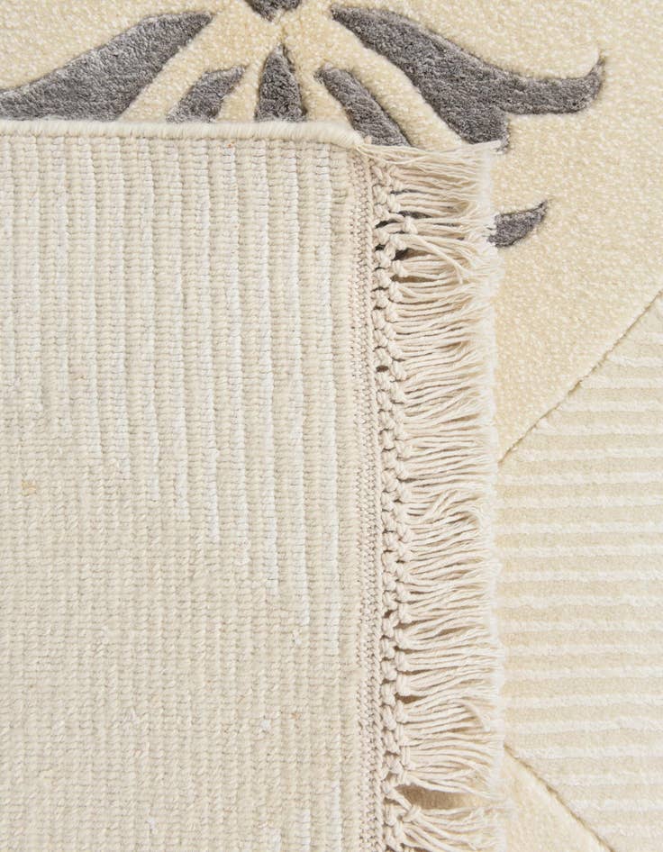 Detail image of 4' 7 x 6' 9  Hand Knotted Darya Wool Rug