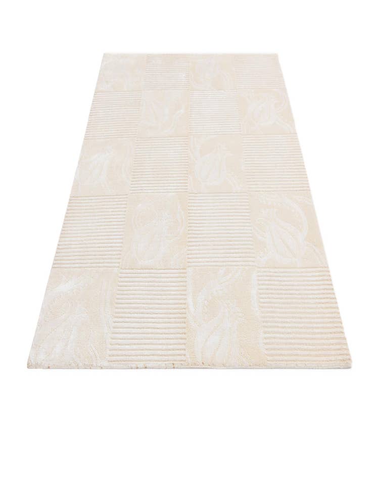 Detail image of 5' 1 x 6' 5  Hand Knotted Darya Wool Rug