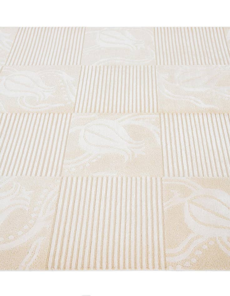 Detail image of 5' 1 x 6' 5  Hand Knotted Darya Wool Rug