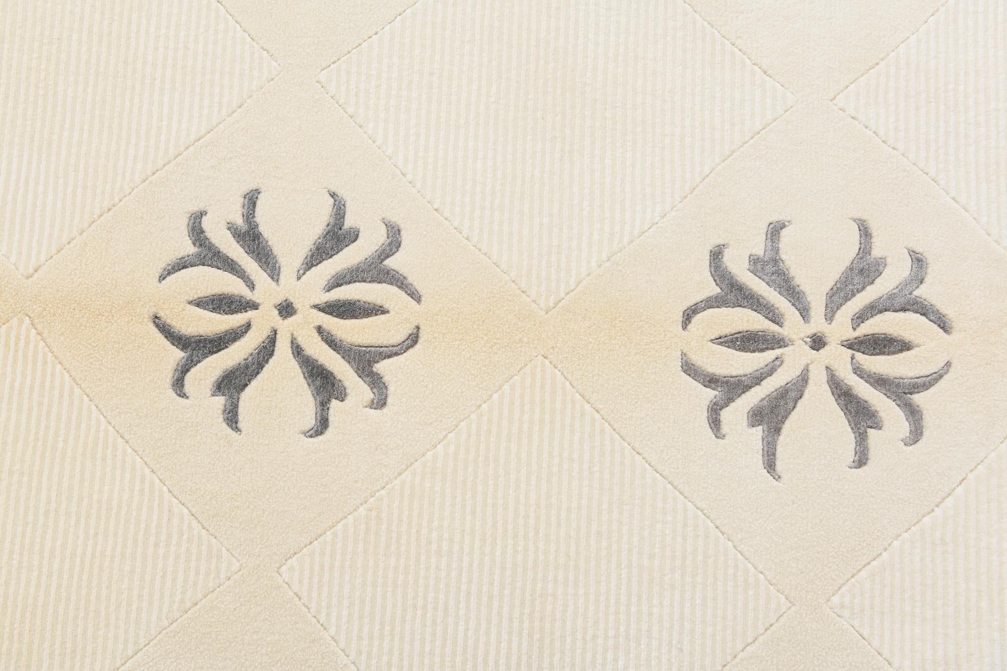 4' 7 x 6' 7 Hand Knotted Darya Wool Rug