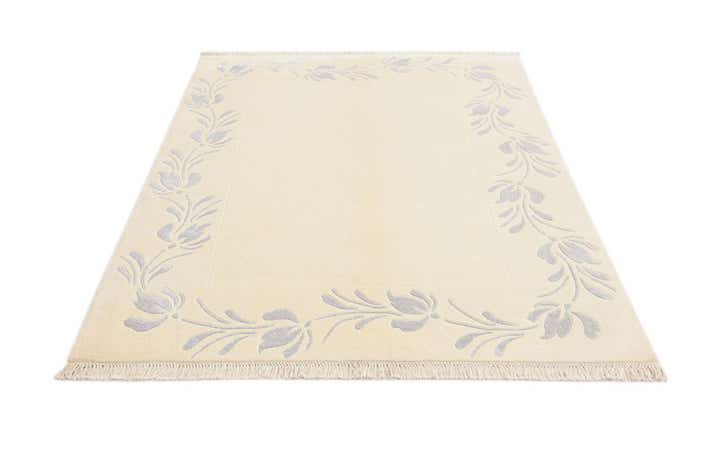 5' 5 x 6' 5 Hand Knotted Darya Rug