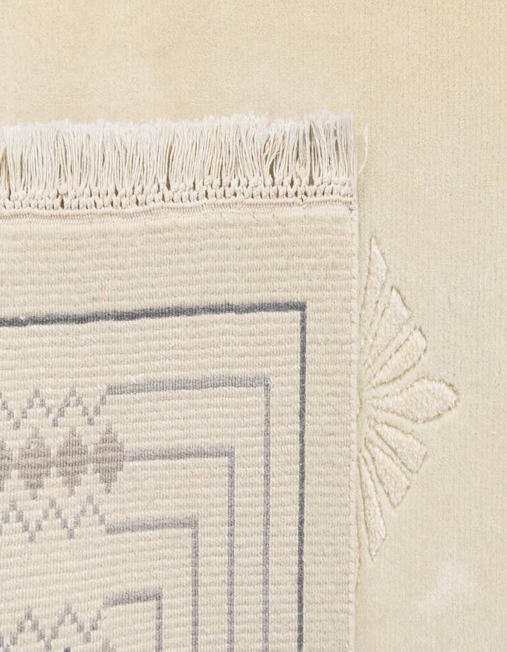 Detail image of 4' 6 x 6' 8  Hand Knotted Darya Wool Rug