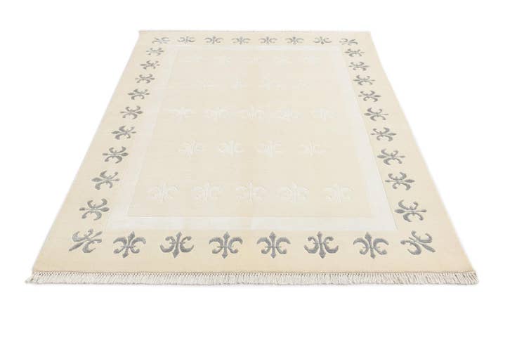 Detail image of 4' 11 x 6' 9 Hand Knotted Darya Wool Rug