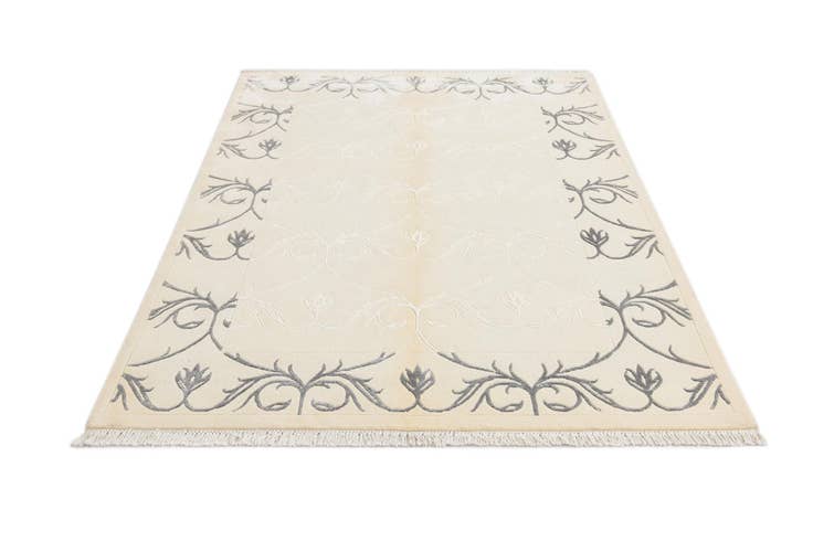 Detail image of 4' 11 x 6' 9 Hand Knotted Darya Wool Rug