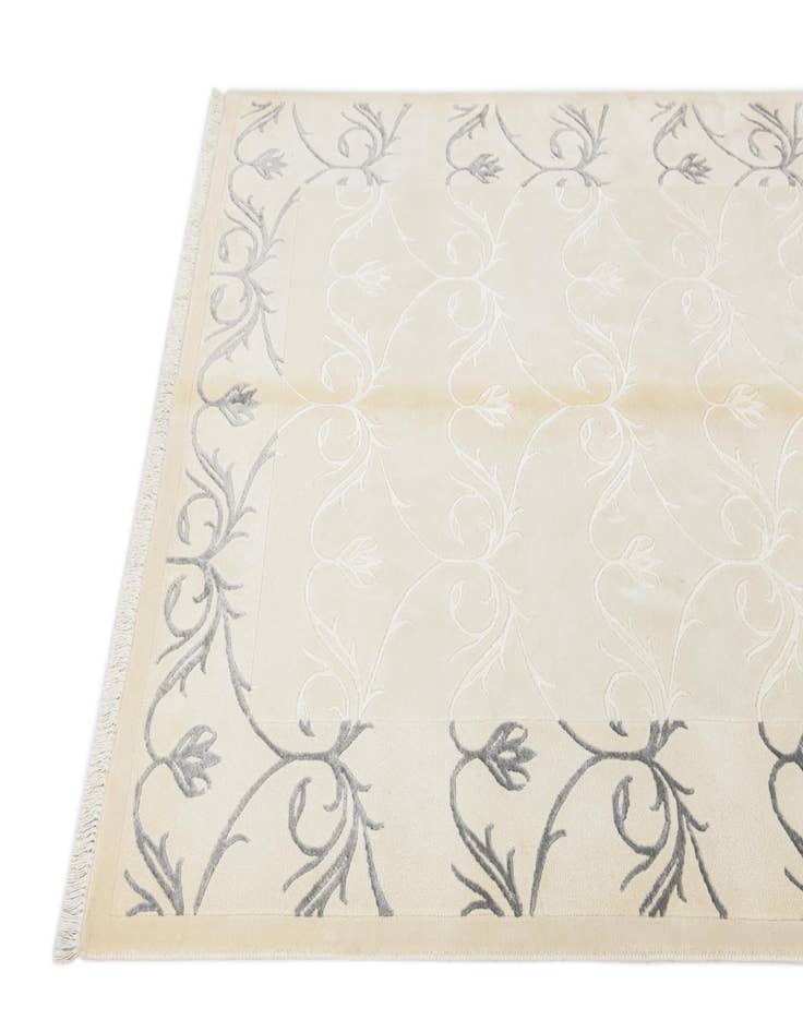 Detail image of 4' 11 x 6' 9  Hand Knotted Darya Wool Rug