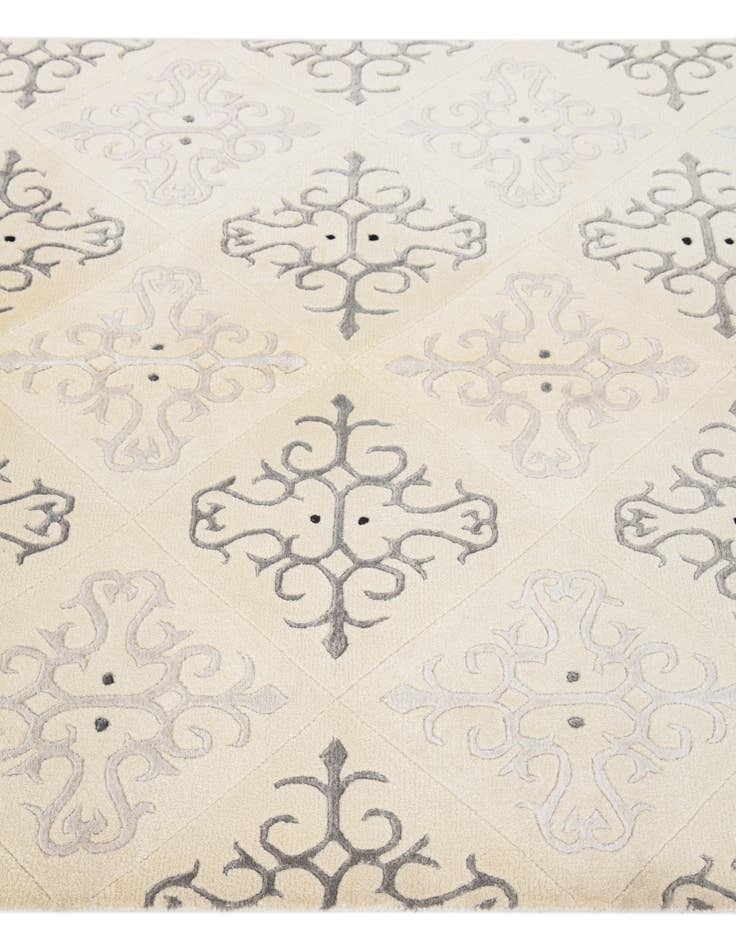 Detail image of 4' 7 x 6' 7  Hand Knotted Darya Wool Rug