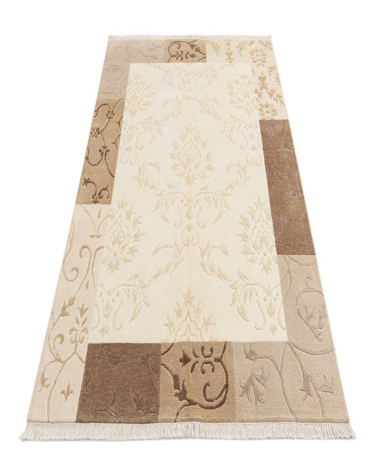 Detail image of 4' 7 x 6' 7  Hand Knotted Darya Wool Rug