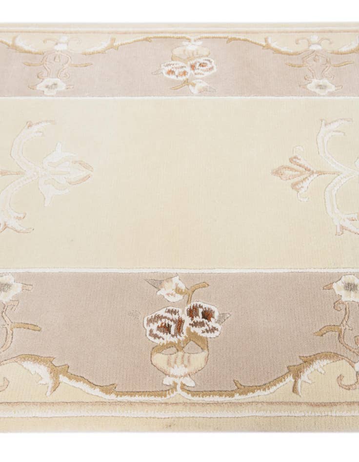 Detail image of 3' x 4' 11  Hand Knotted Darya Wool Rug