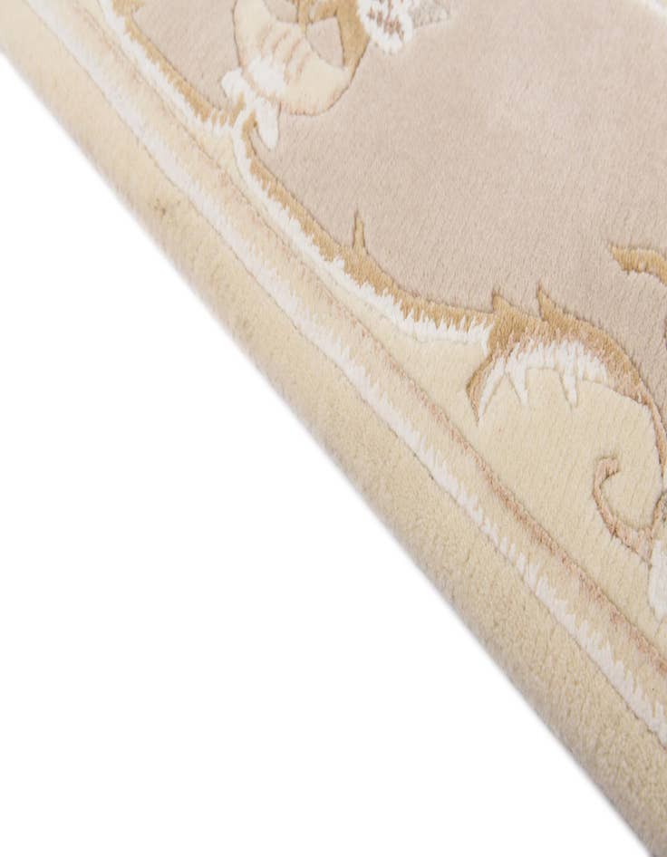 Detail image of 3' x 4' 11  Hand Knotted Darya Wool Rug