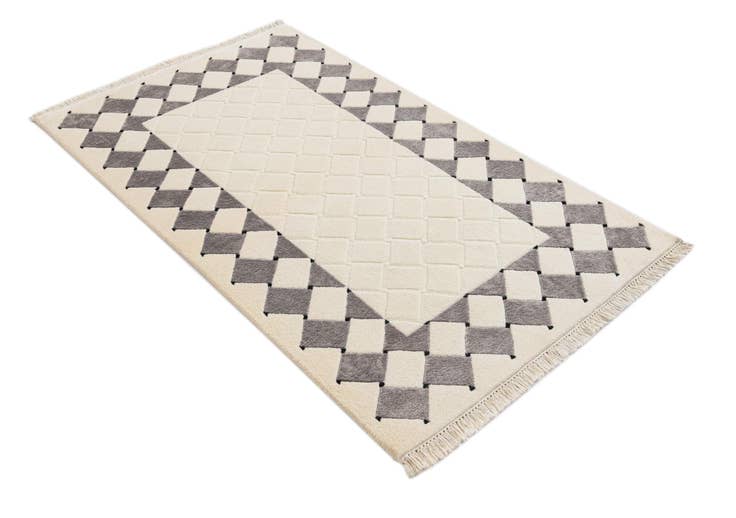 Detail image of 2' 11 x 5' 1 Hand Knotted Darya Wool Rug